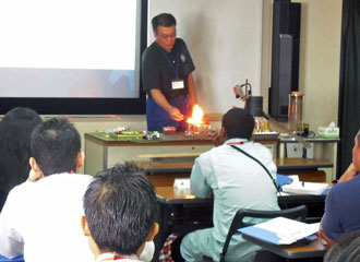 燃焼原理の講義