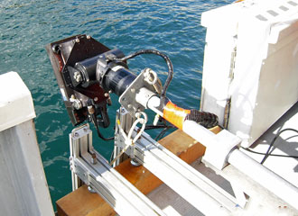 艤装された水中音響ビデオカメラ