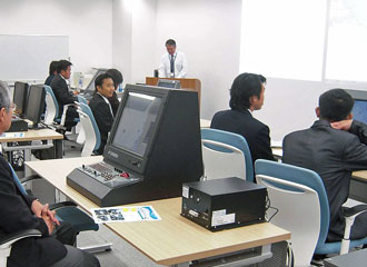 （株）日本海洋科学でのECDIS（電子海図）の模擬講習会