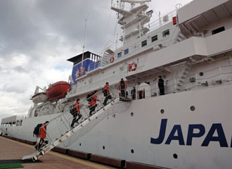 Participants boarding KOJIMA